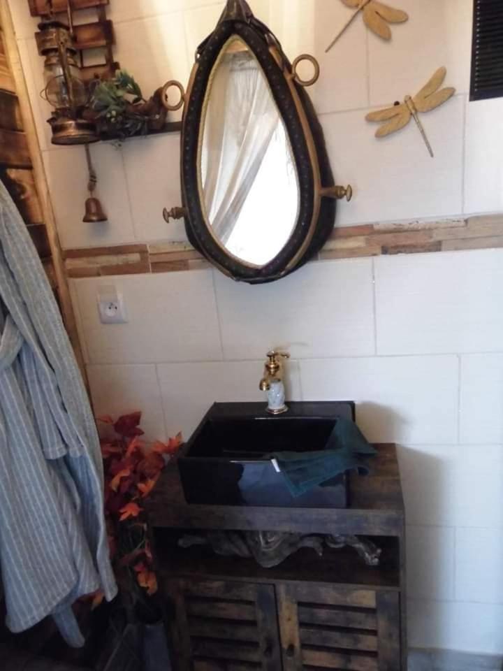 L'Histoire De L'Ouest , Jacuzzi Appartement Dole Bagian luar foto